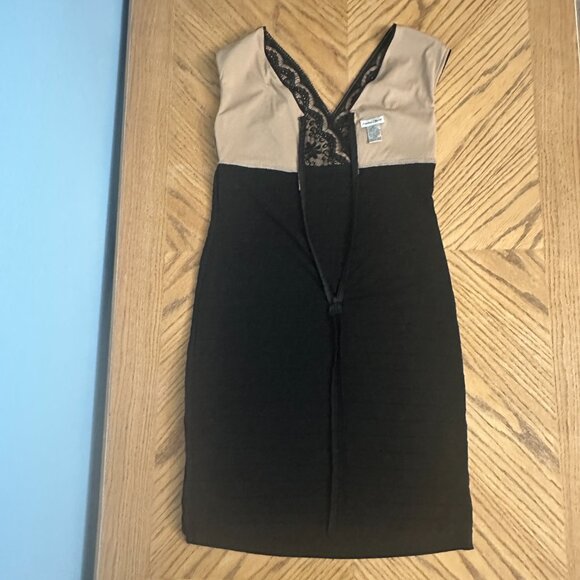 Andre Oliver Black Lace Sleeveless Dress With Pleated Bodice - Picture 12 of 13